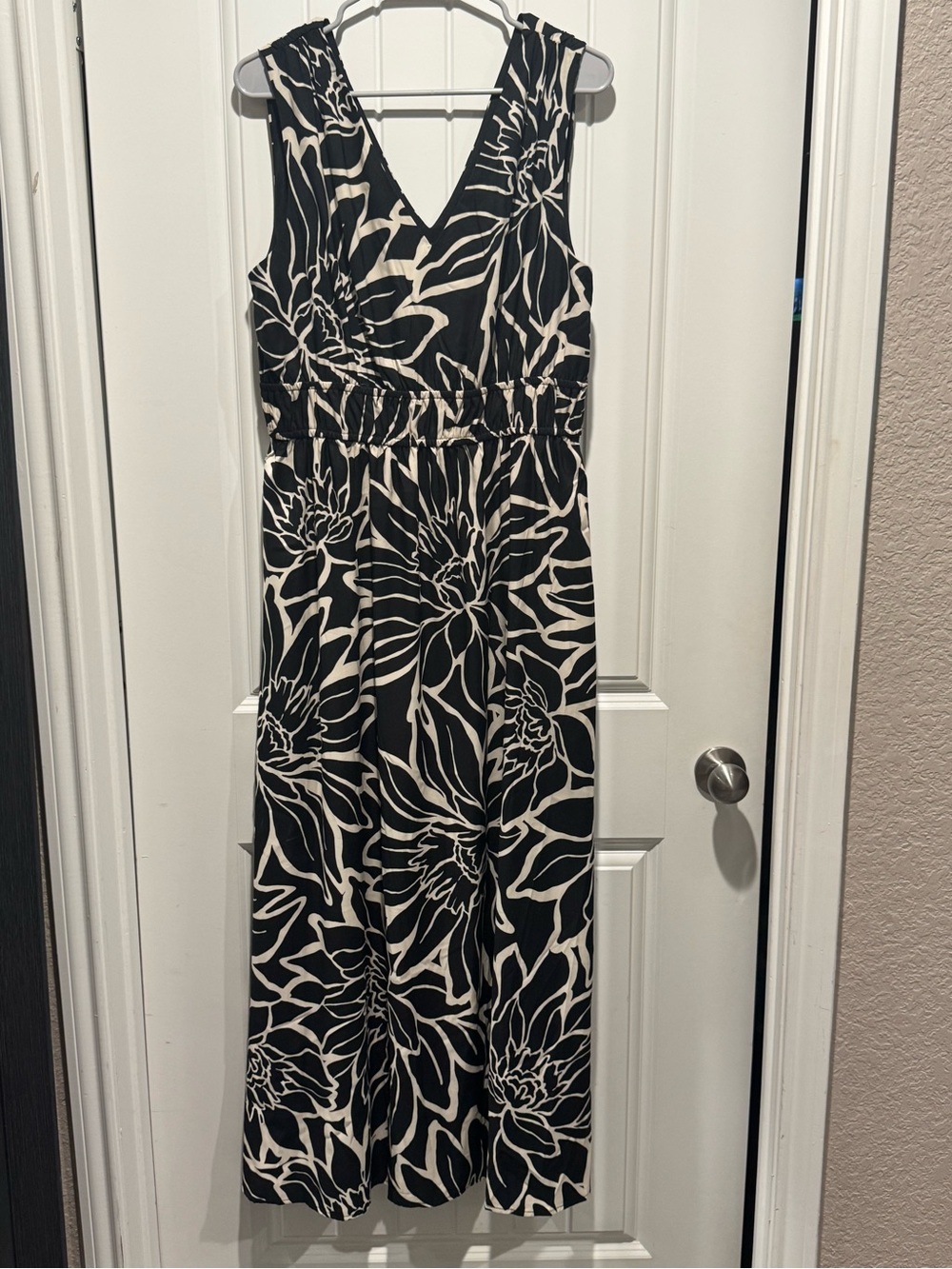 Rachel Zoe Black and White Floral V-Neck Maxi Dress